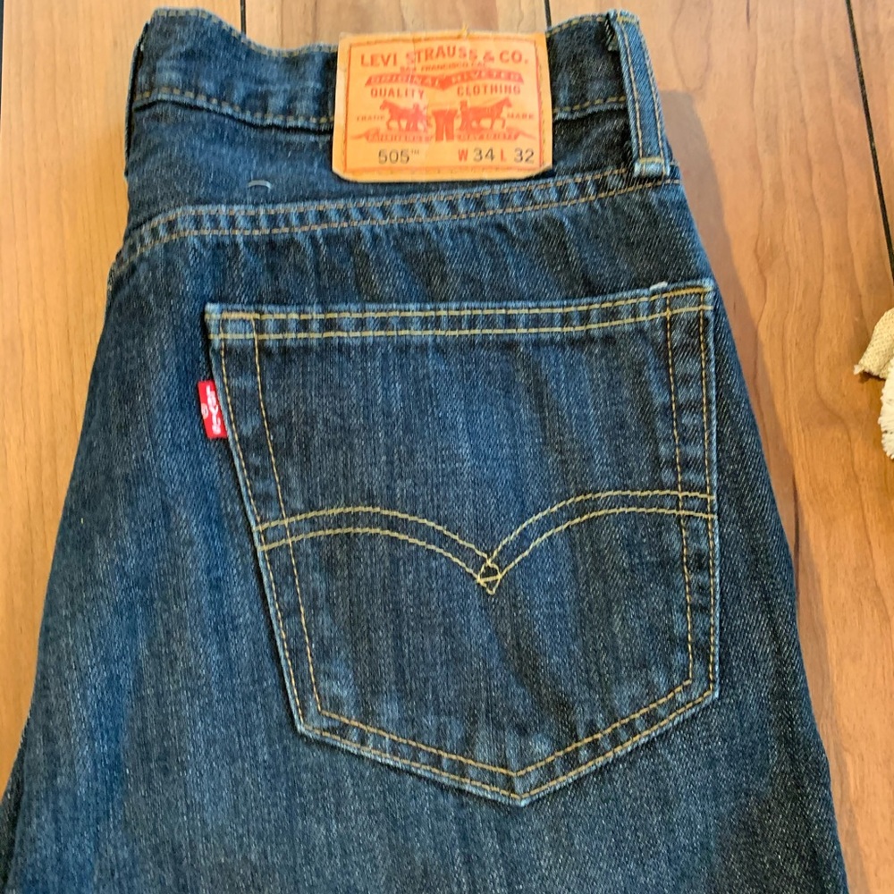 Levis 505